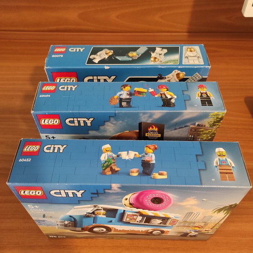 Lego City sets 60452, 60078, 60404 like new, complete with figures and boxes