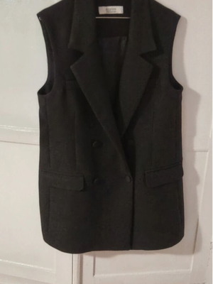 Arpyes vest like new, size M, black