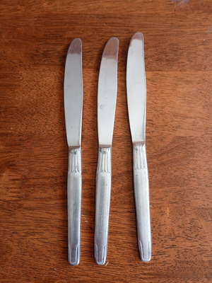 Metal vintage dining knives set of three like new