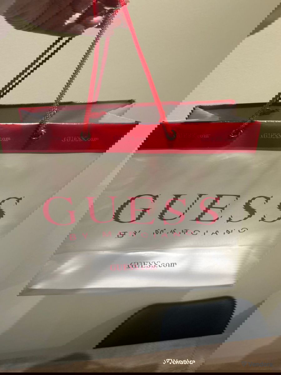 ΤΣΑΝΤΑ ΜΙΚΡΗ GUESS - € 5,00 - Vendora