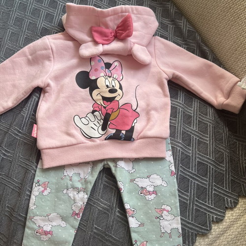 Baby clothing lot size 80/12m like new, padded jackets and sweatshirts