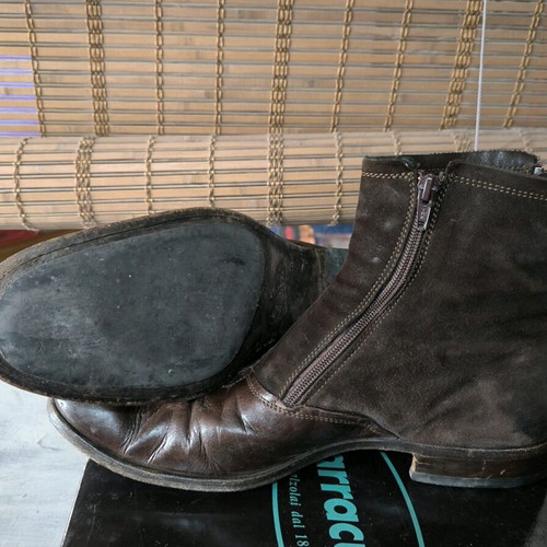Barracuda by FABI Italy ankle boots like new, brown