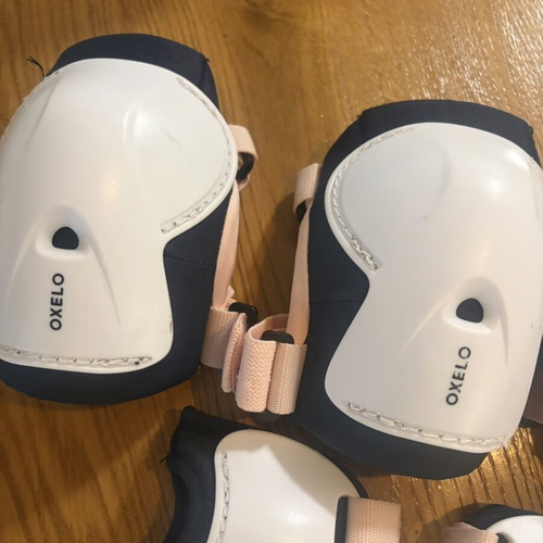 Protective Gear for Rollers like new, includes knee, elbow, hand pads and bag
