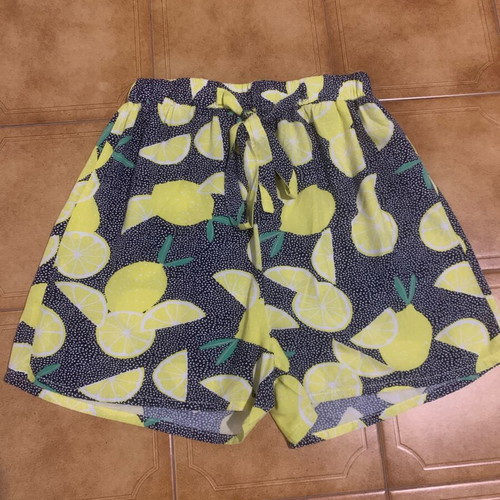 Kids shorts like new with lemon print, size 164 cm