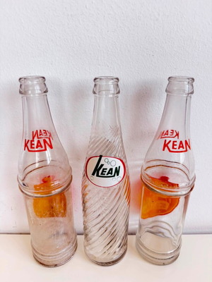 Kean bottles, lot