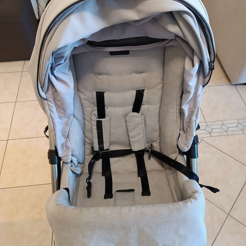 Inglesina Aptica Baby Stroller like new, Silk Grey Black Chassis