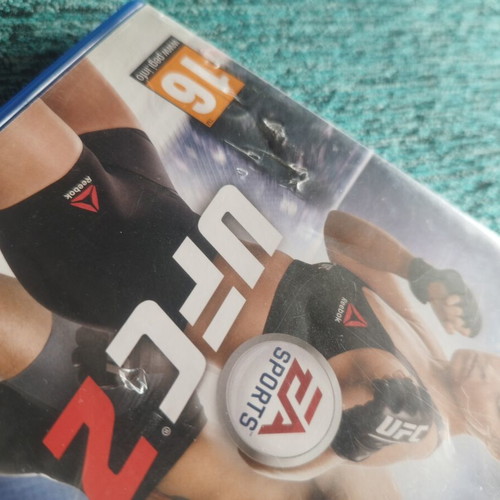 UFC 2 PlayStation 4 game used, fighting sports