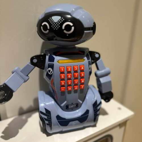 Robo DR7 remote control robot like new