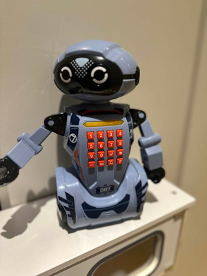 Robo DR7 remote control robot like new