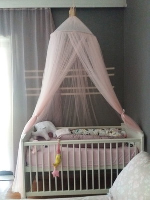 Mamas & Papas baby bed used, ivory color
