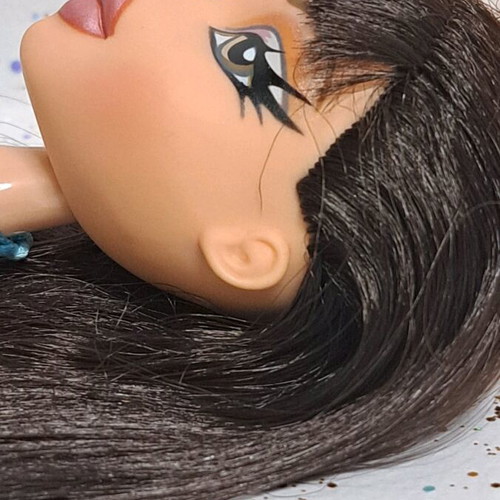 Bratz Beach Party Jade like new with different outfit and flaws