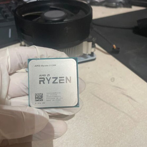 Ryzen 3 1200 with cooler and thermal paste new