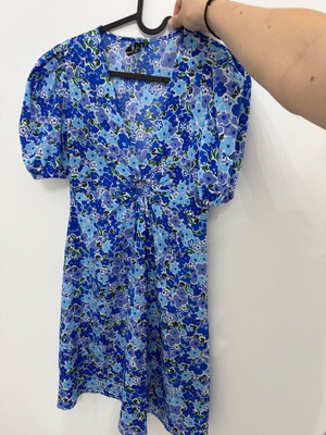 Floral short dress like new, size S, blue