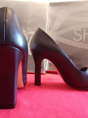 Black heels No. 37