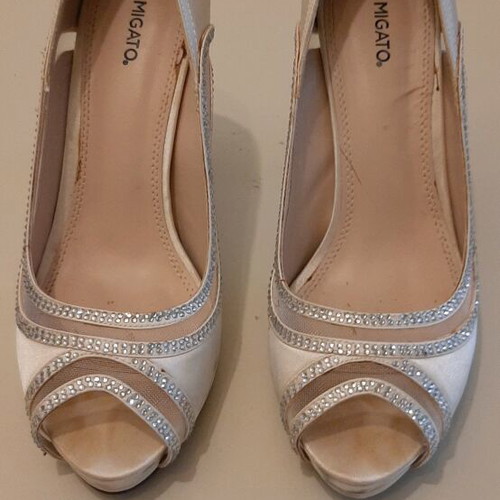 Satin pumps with rhinestones size 37 like new for bride