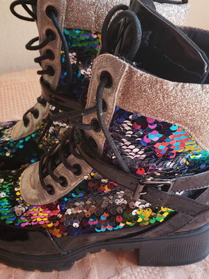 Μποτάκια με παγέτες νούμερο 40 σαν καινούργια