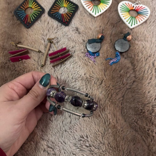 Earrings and bracelet used, multicolored