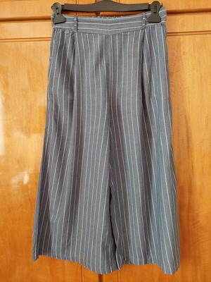 Namaste cotton pants like new, ankle length, white and blue