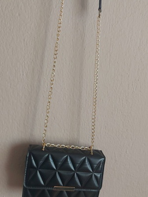 Black crossbody handbag like new