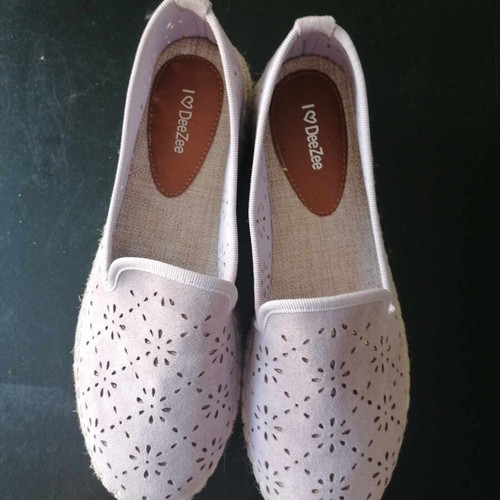 Women's sandals new in light pink color, size 39