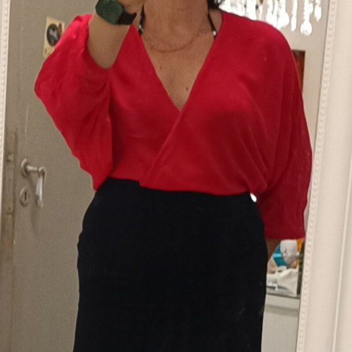 Windsor blouse like new, airy red wrap neckline