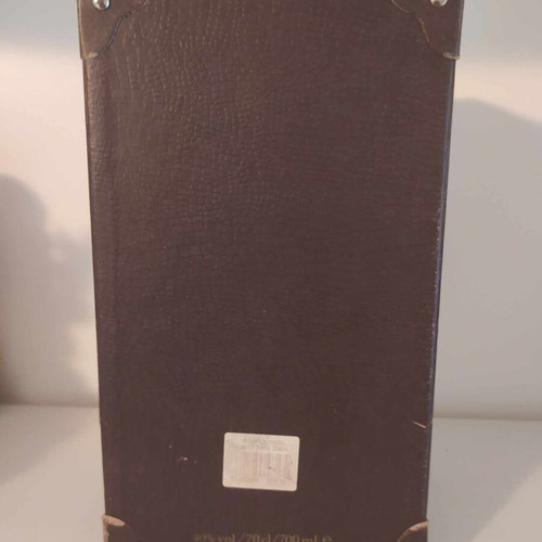 Dimple whiskey 15 years old box used, leather outside, paper inside