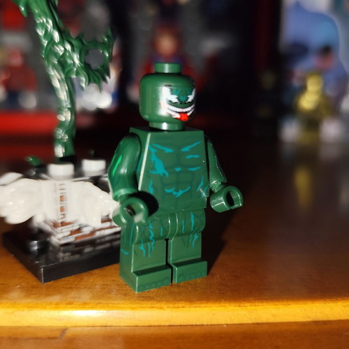 Lasher Symbiote figure like new with base and effects