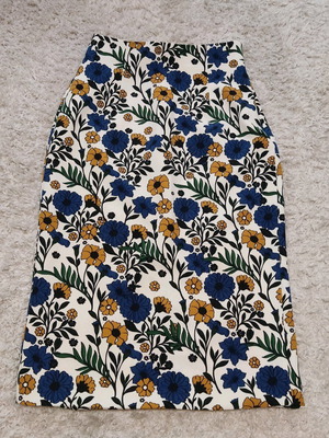 Zara midi skirt like new with back slit multicolor