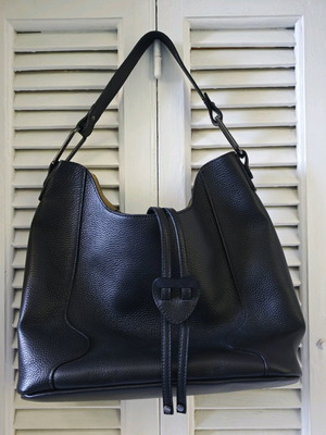 Τσάντα μαύρη σαν καινούργια