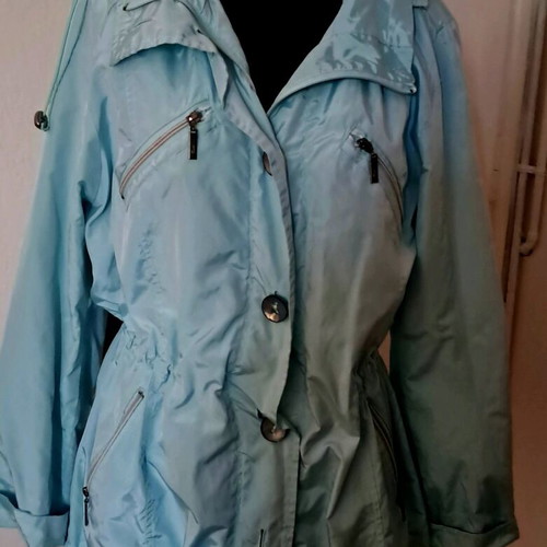 Windbreaker turquoise jacket like new, medium size