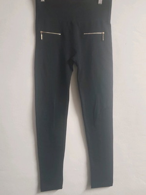 Leggings black with 2 zip pockets like new