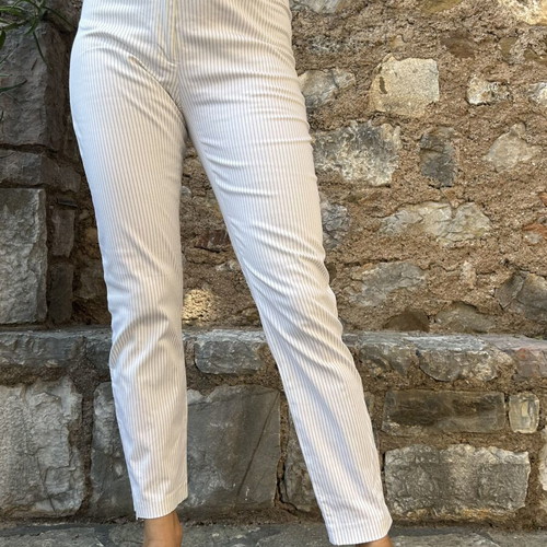White Pants with Thin Vertical Stripes, High Waist and Cropped, Like New