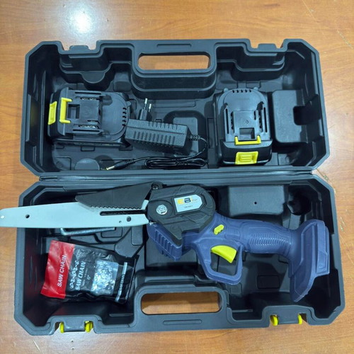 Battery-Powered Pruning Chainsaw 20Volt with 15cm Blade and Two Batteries new