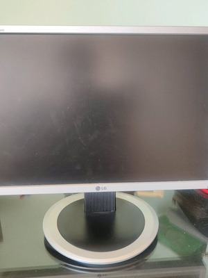 LG Flatron L194WS-SF used 19-inch Wide TFT-LCD monitor