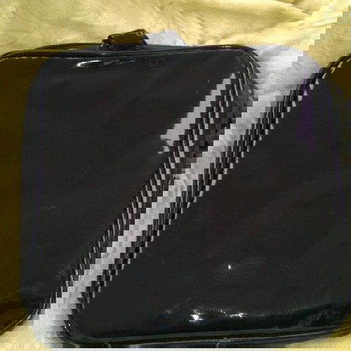 Несесер Madame Figaro с вътрешен прозрачен джоб, като нов