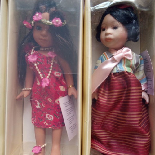 Porcelain dolls of the world new, complete collection of 50 pieces