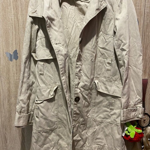 HemiPalto coat like new, size M, missing one button