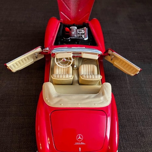 Mercedes 190SL 1:18 Red BURAGO like new