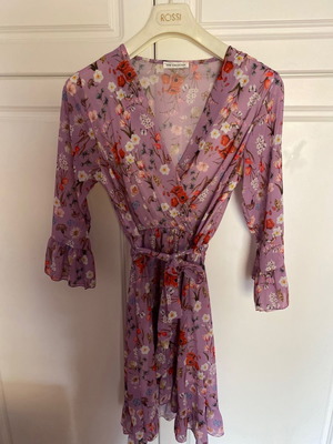 Floral dress used, purple, wrap style with belt