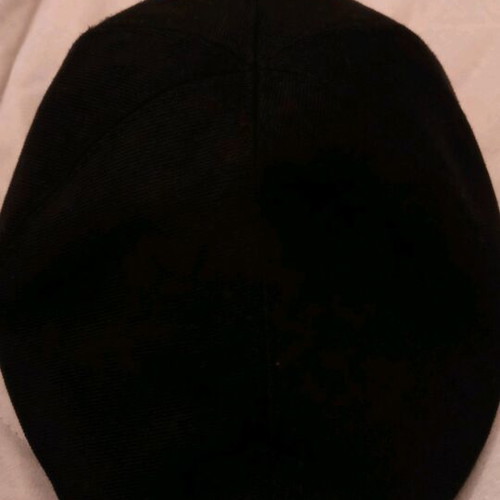 Unisex black flat cap in like new condition, size S