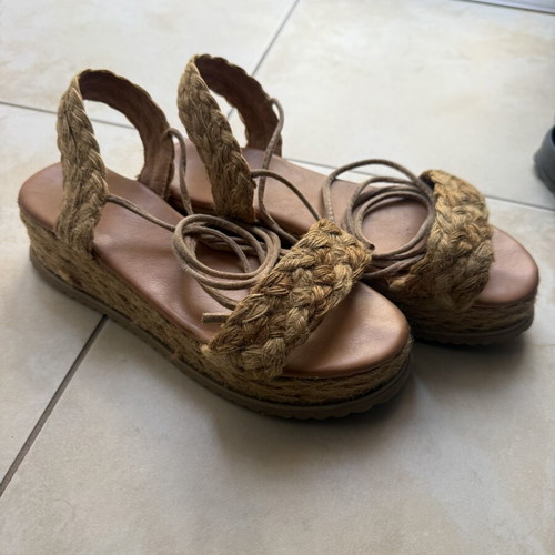 Flatform shoes like new, brown color, size 39