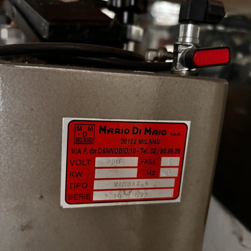 Vacwax Mario Di Maio wax injection system with Jun-Air Compressor 6-X used