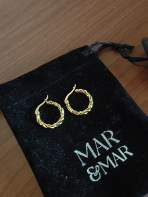 Hoop earrings new, gold color