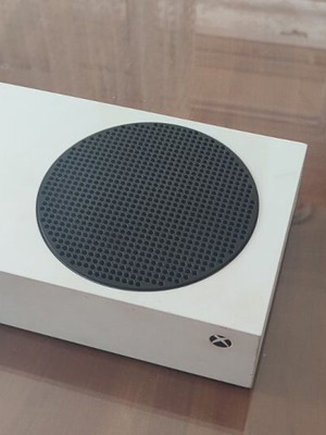 Κονσόλα Xbox Series S με δεύτερο χειριστήριο Sea of Thieves και επιπλέον δίσκο 1TB