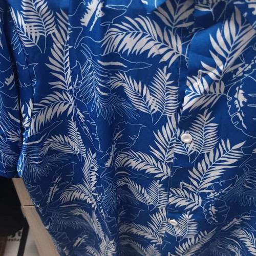 Shirt blue with white leaf pattern like new, size M