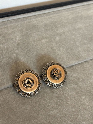 Silver-gold earrings Rodian used