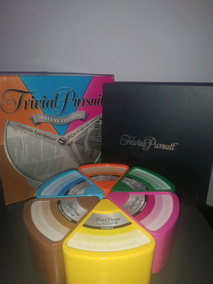 Trivial Pursuit Deluxe Edition like new board game