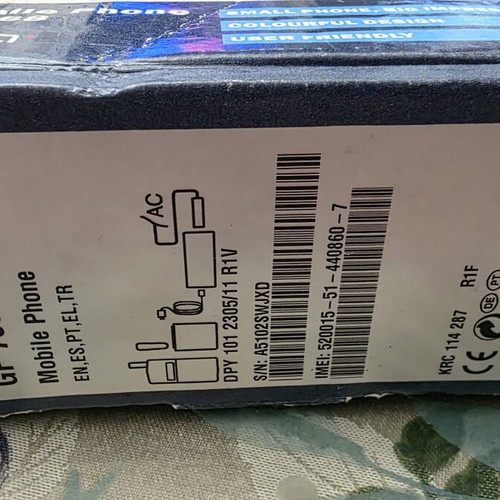 Ericsson GF 768 GSM mobile phone used, blue, battery needs replacement
