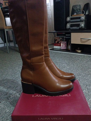 Laura Virgili boots like new brown no39 with 6cm heel and zipper
