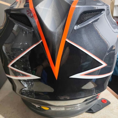 Bell MX-9 MIPS Adventure helmets medium like new, pack of 2